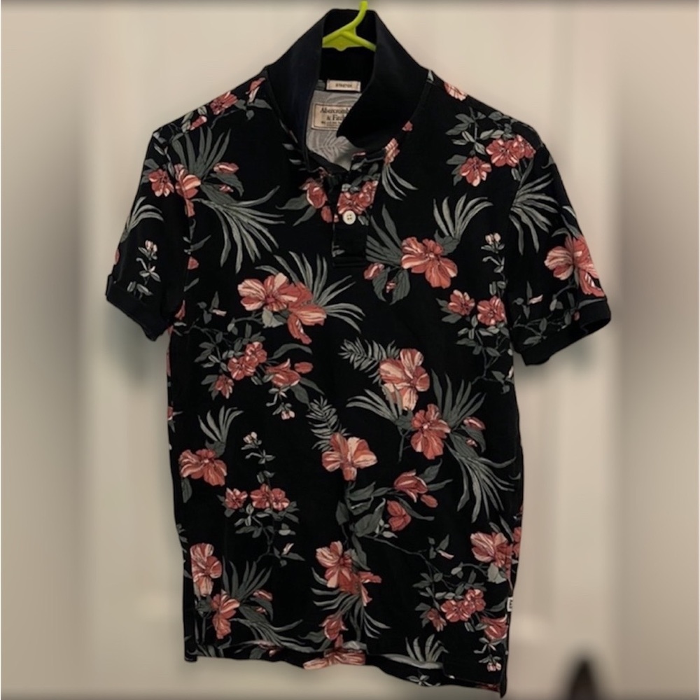 Abercrombie and Fitch. Mens Xsmall stretch floral polo